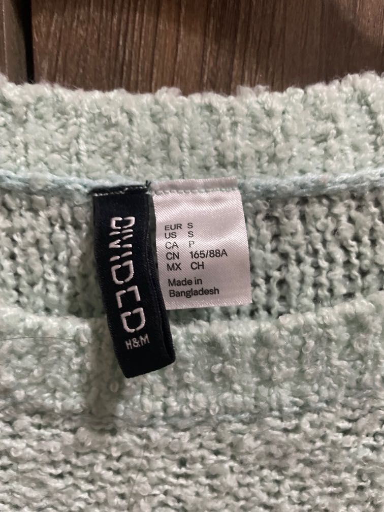 H&M Mint Green Knitted Sweater (Category: Longsleeves) located in Quezon City. Submitted by bpcloset (Listing ID 1270941358, Image 3). Description: .