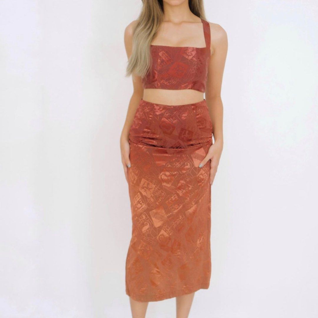 Hosefinas Midi Athena Set (Category: Sets or Coordinates) located in Manila. Submitted by stuffbybees (Listing ID 1270969954, Image 2). Description: Fits XS-S.