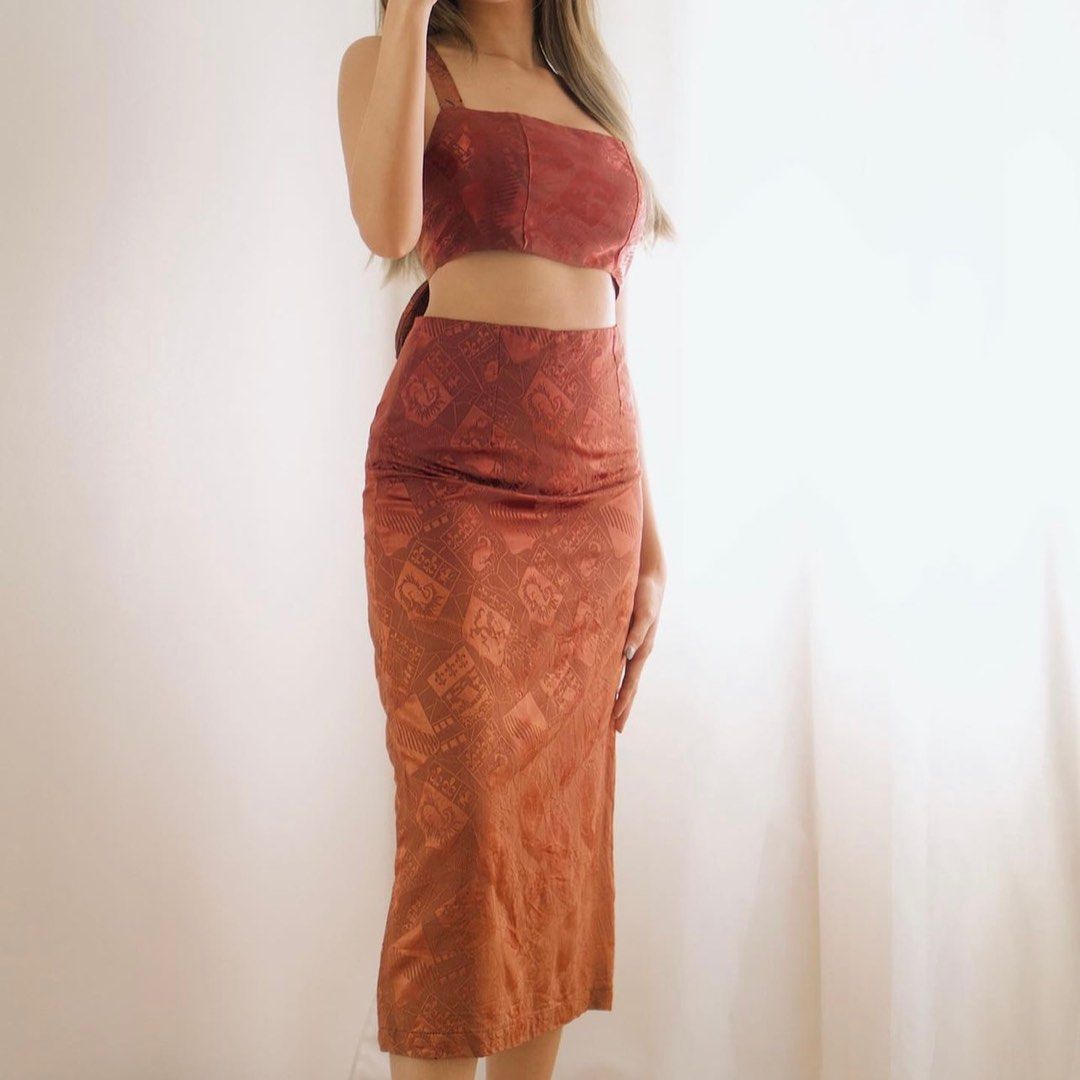 Hosefinas Midi Athena Set (Category: Sets or Coordinates) located in Manila. Submitted by stuffbybees (Listing ID 1270969954, Image 1). Description: Fits XS-S.