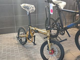 （分類：）位於 。 由 7wheelsworkshop 提交（商品編號 1270914844，圖片 1）。簡介： 。
