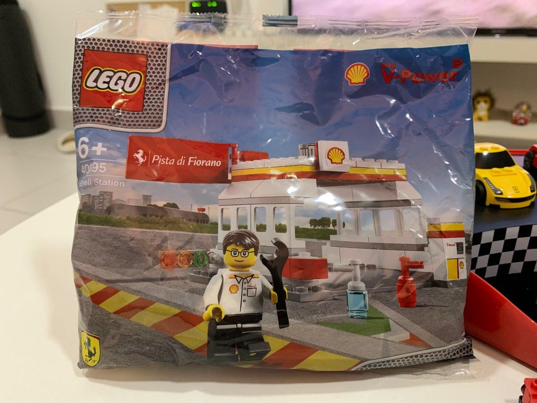 Lego deals ferrari station