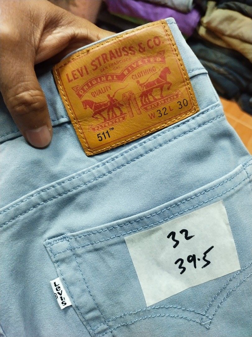 Levi's 511 online white tab
