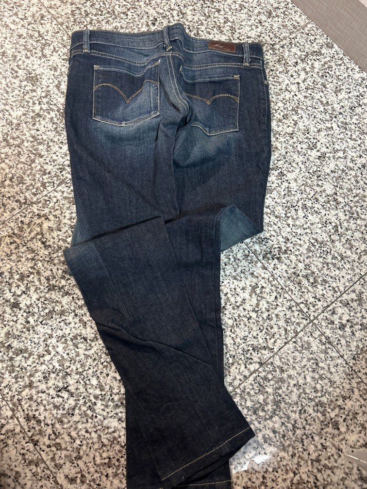 Levis bold hotsell curve straight leg