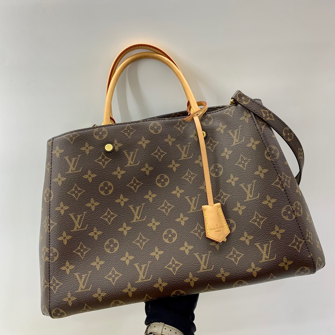 Montaigne gm top