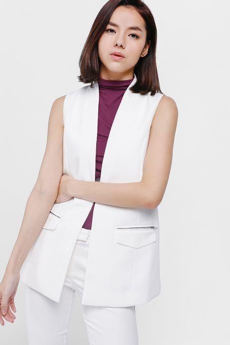 White sleeveless clearance vest womens