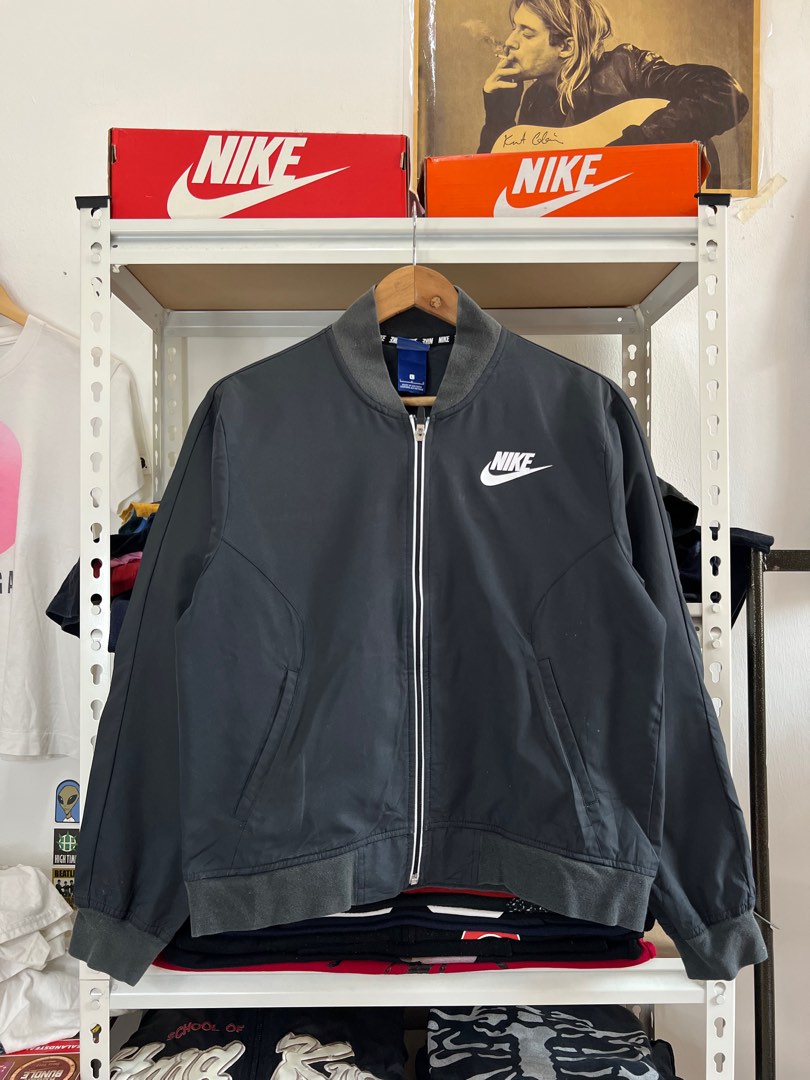 Nike running on sale bomber jacket