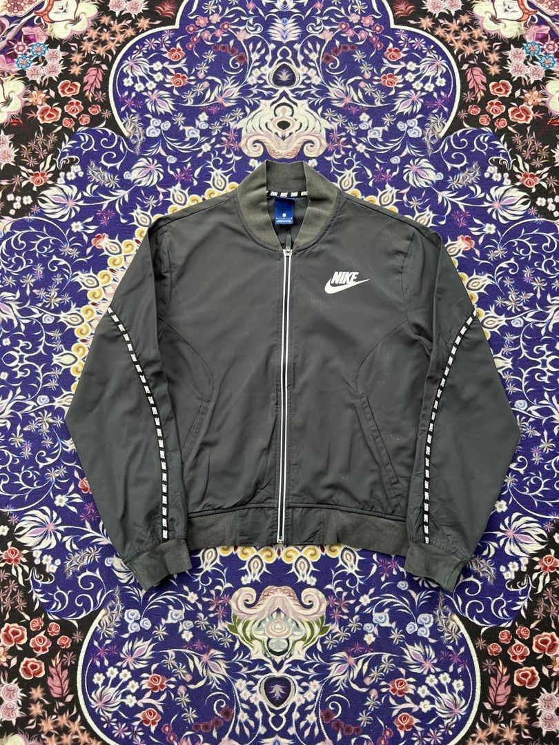 Nike running clearance bomber jacket