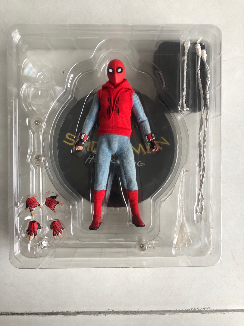 Mezco spider man outlet homecoming homemade suit