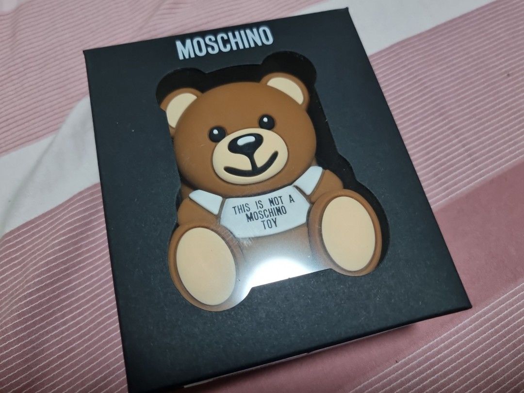 Moschino best sale airpod case