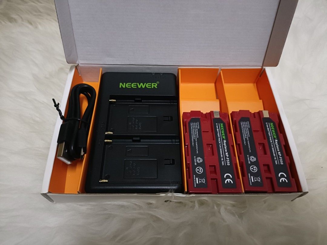 NEEWER 2-Pack NP-FW50 Replacement Battery Charger Set - NEEWER