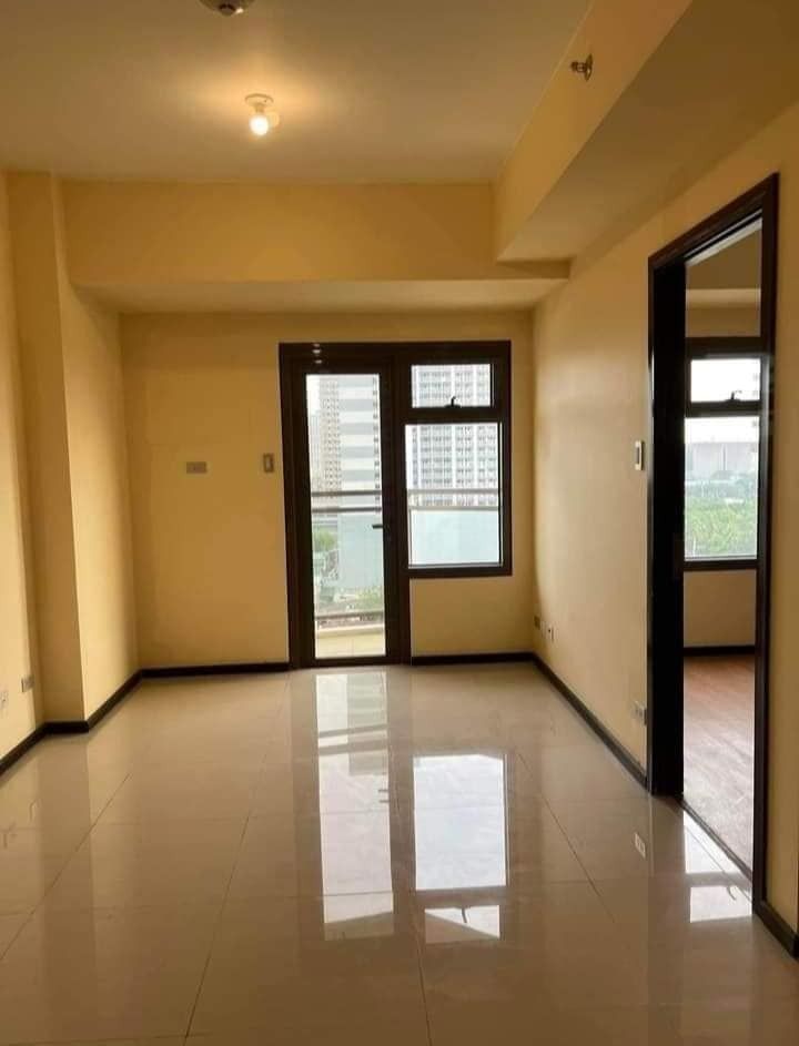 NEW Manila Bay Condo Roxas Blvd Pasay RFO New and Beautiful Place THE ...