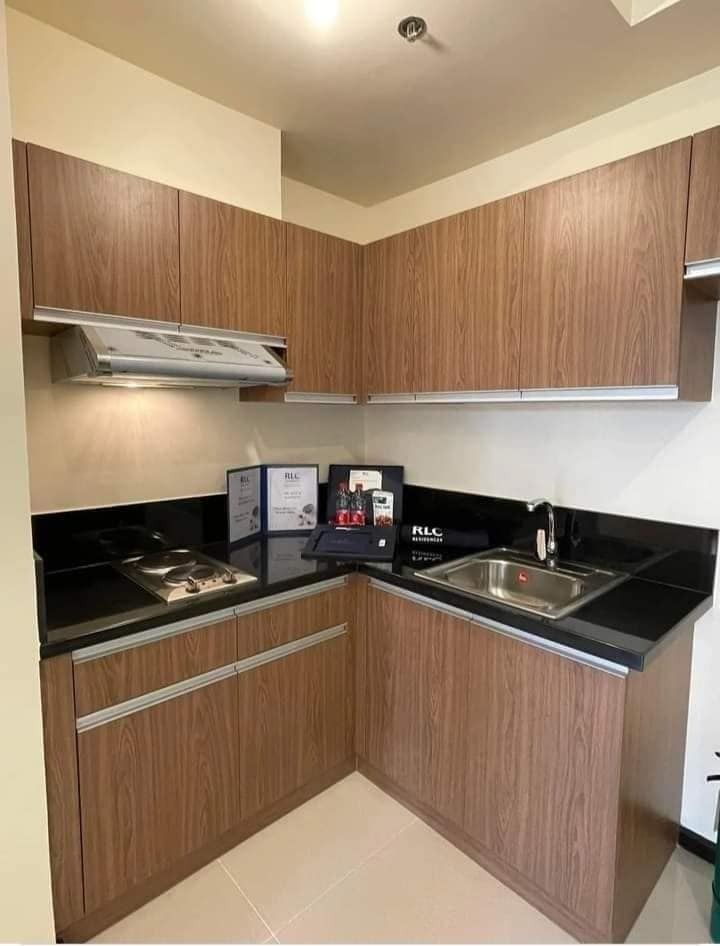 NEW Manila Bay Condo Roxas Blvd Pasay RFO New and Beautiful Place THE ...