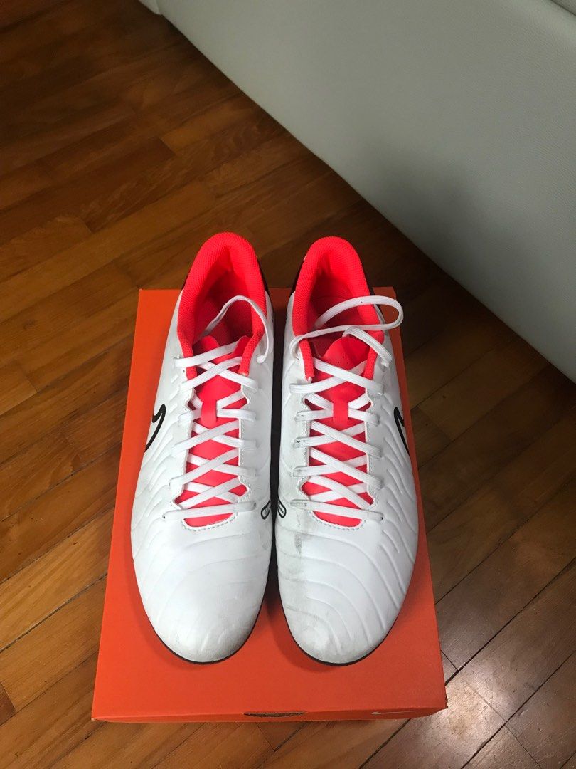 Nike Tiempo Legend 10 Club Sports Equipment Sports Games