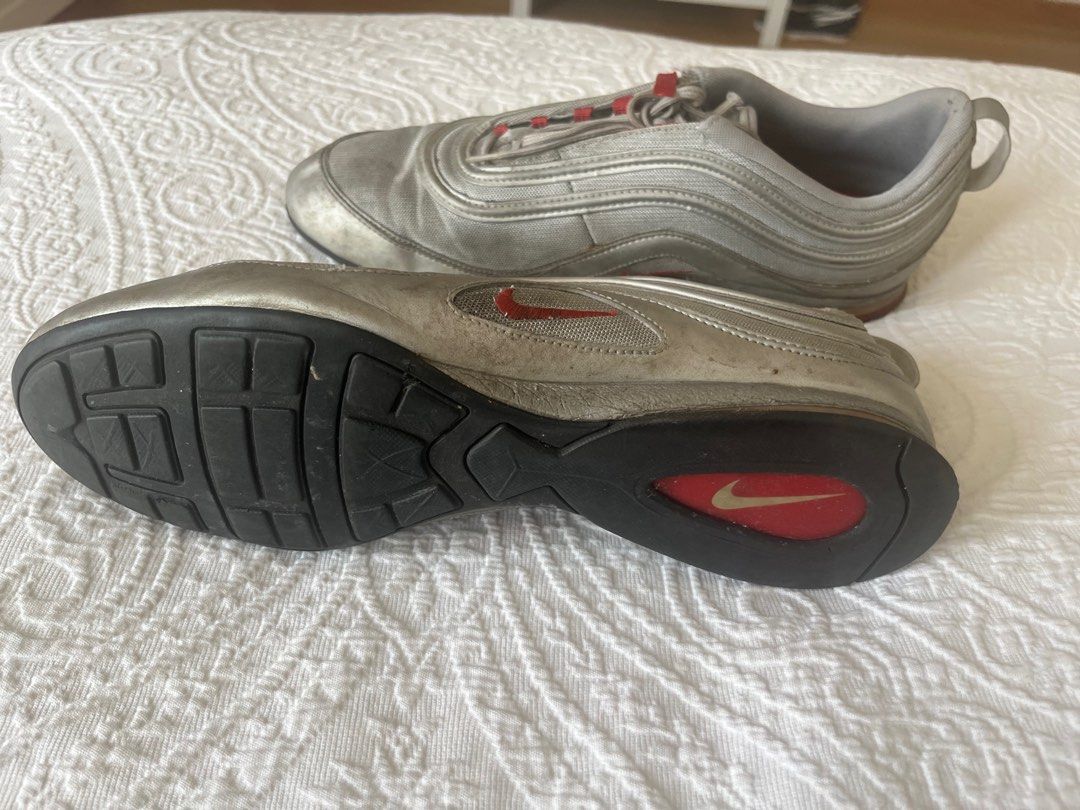 Nike deals silver basse
