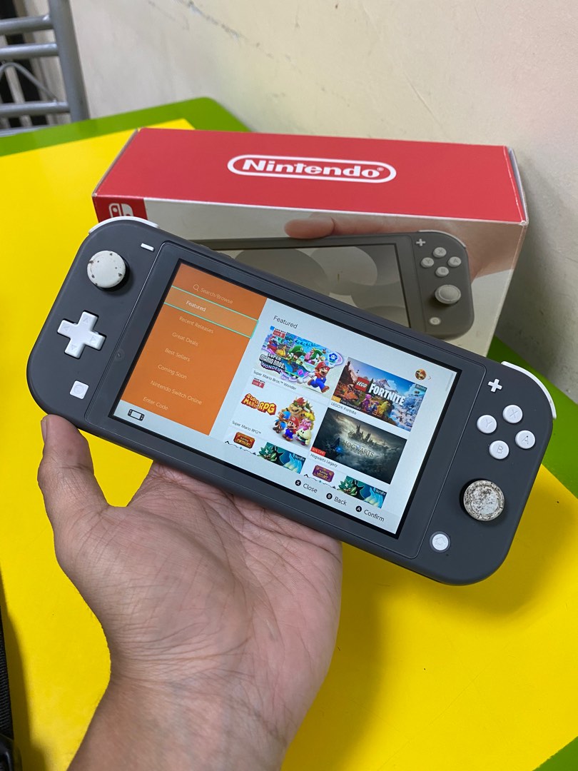 NINTENDO SWITCH LITE (used), Video Gaming, Video Game Consoles, Nintendo on Carousell