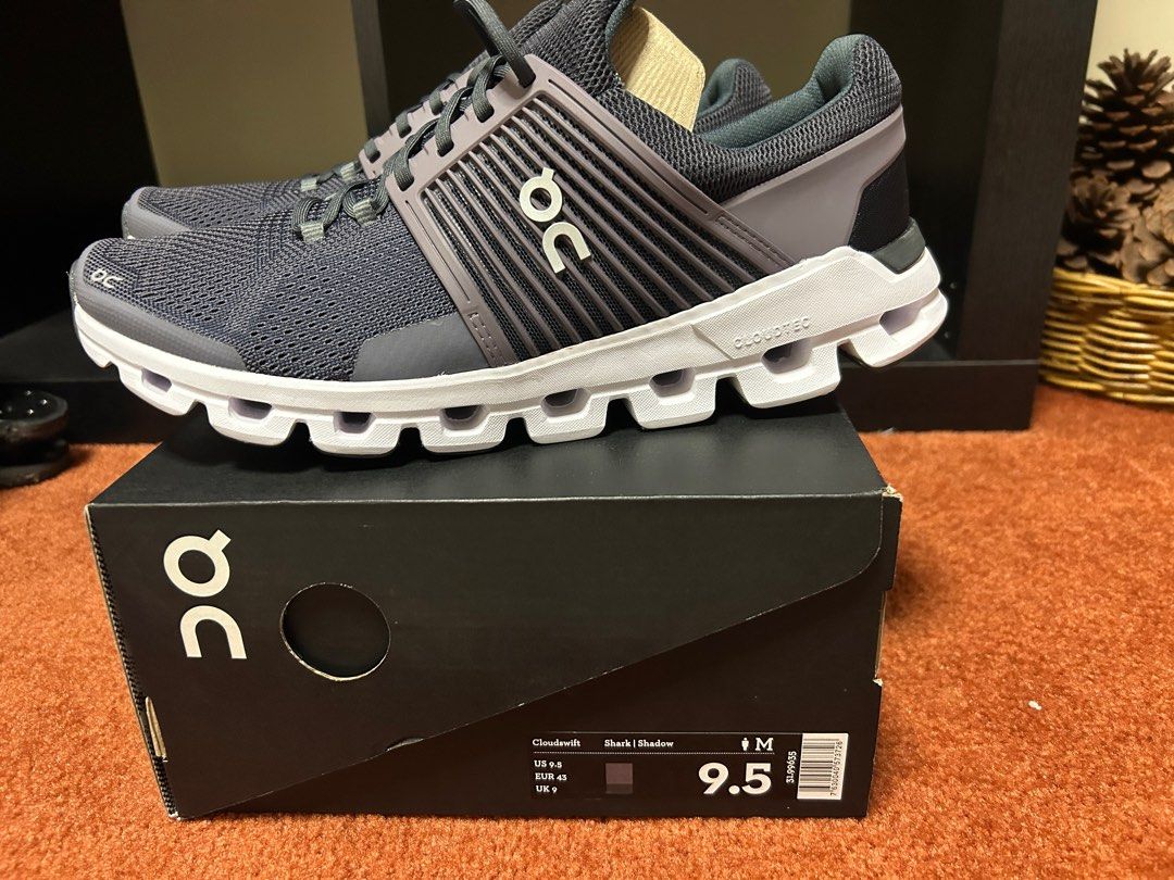 Walking on a cloud on sale men's shoes