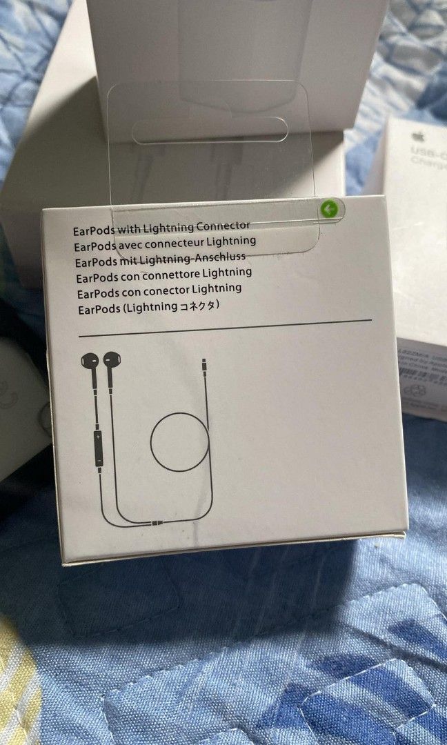 Original earpods lightning connector (Category: Earphones) located in Manila. Submitted by pricious (Listing ID 1270876122, Image 2). Description: ⭐ORIGINAL iPhone charger set ⭐ OEM 12 pro max -650 13pro max -650 14pro max -650 ⭐CABLE ONLY ⭐ ‼️Type c to lightning 1M - 450 2M -550 ‼️USB to lightning 1M- 450 2M- 550 ‼️Type c to type c 1M -550 2M- 650 ‼️adapter only 20W- 550. 35W C+C - 799 35W(15promax )- 699 ‼️EARPODS LIGHTNING CONNECTOR- 950 ✅Mod 
