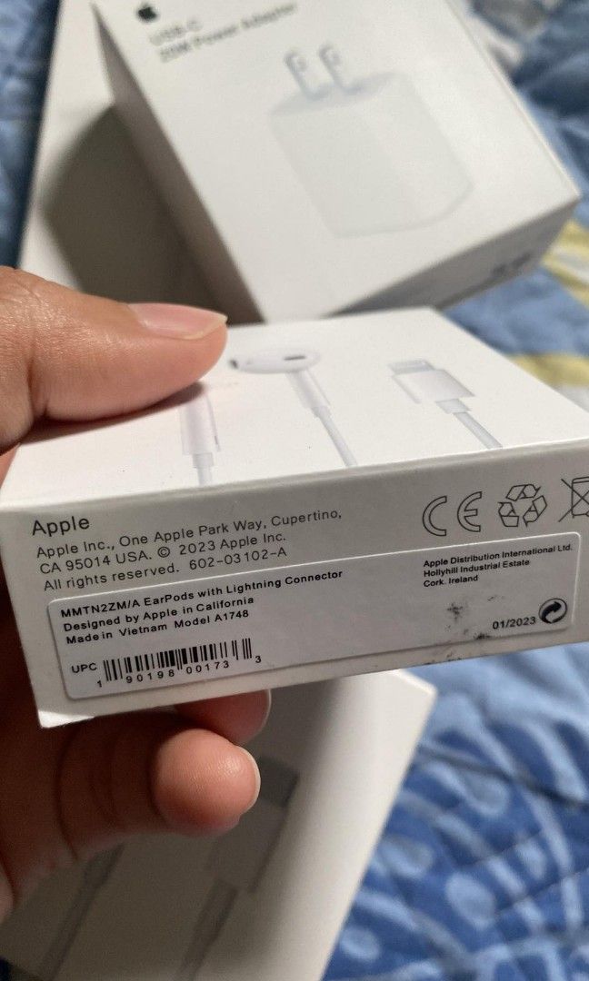 Original earpods lightning connector (Category: Earphones) located in Manila. Submitted by pricious (Listing ID 1270876122, Image 3). Description: ⭐ORIGINAL iPhone charger set ⭐ OEM 12 pro max -650 13pro max -650 14pro max -650 ⭐CABLE ONLY ⭐ ‼️Type c to lightning 1M - 450 2M -550 ‼️USB to lightning 1M- 450 2M- 550 ‼️Type c to type c 1M -550 2M- 650 ‼️adapter only 20W- 550. 35W C+C - 799 35W(15promax )- 699 ‼️EARPODS LIGHTNING CONNECTOR- 950 ✅Mod 