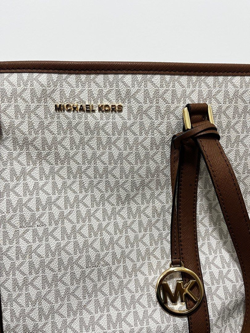 How to clean inside lining of michael kors bag discount