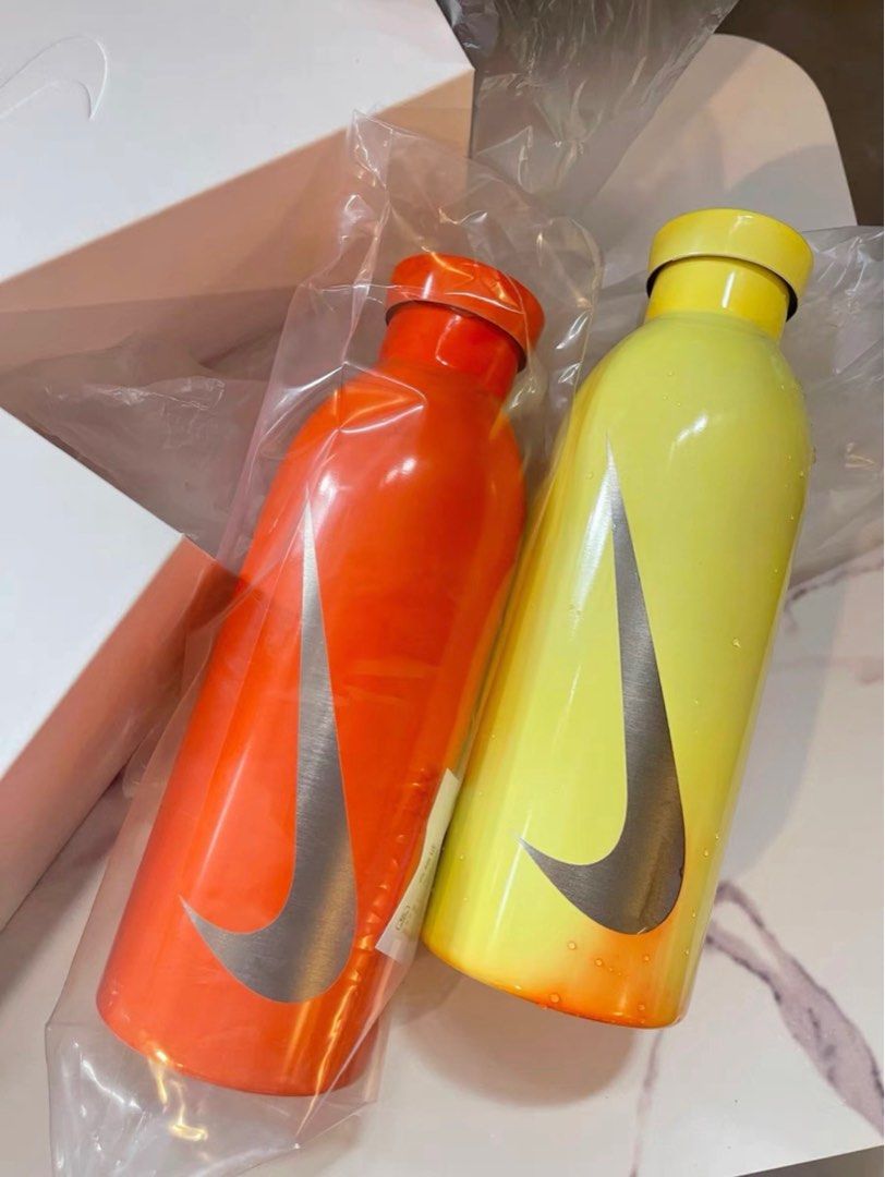 Nike drink shop bottle colours