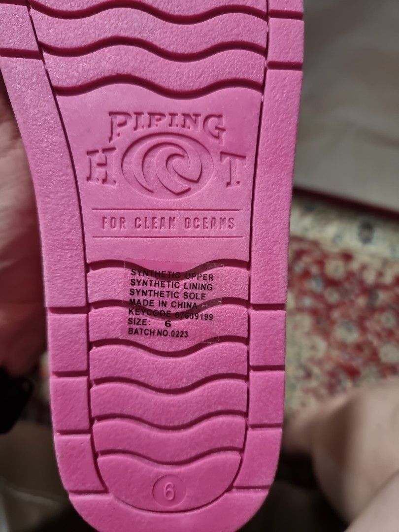 Piping hot ugg boots on sale