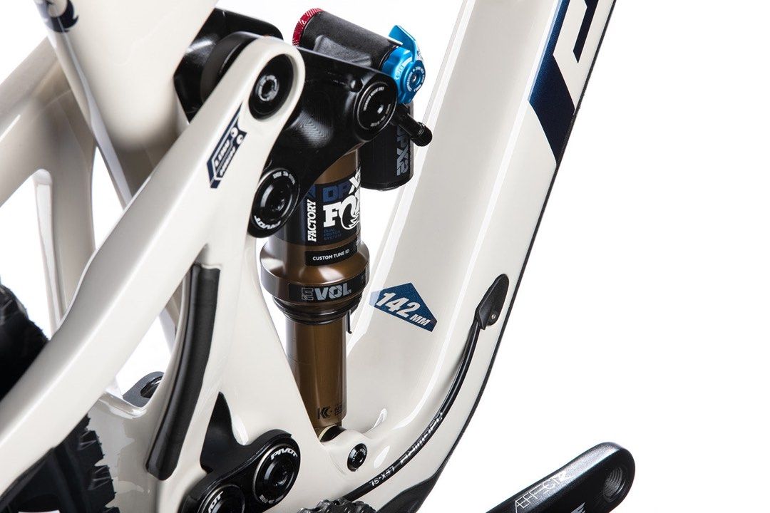 Pivot top switchblade frameset