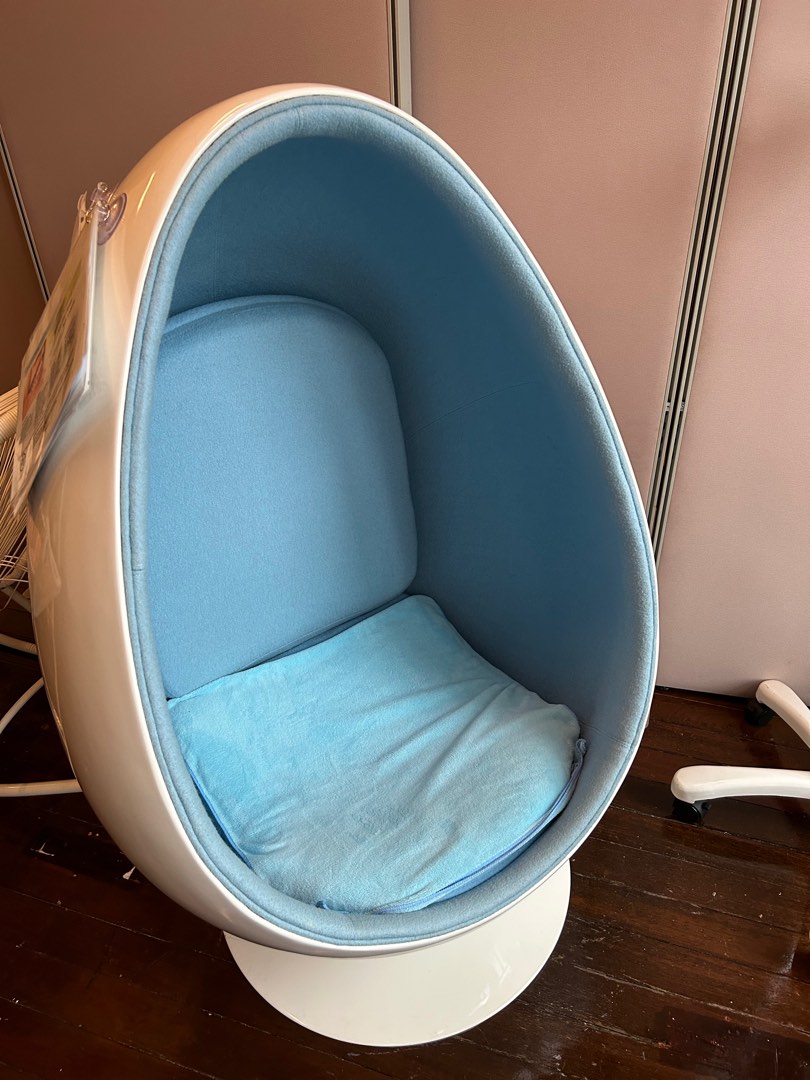 Pod chair, Furniture & Home Living, Furniture, Chairs on Carousell