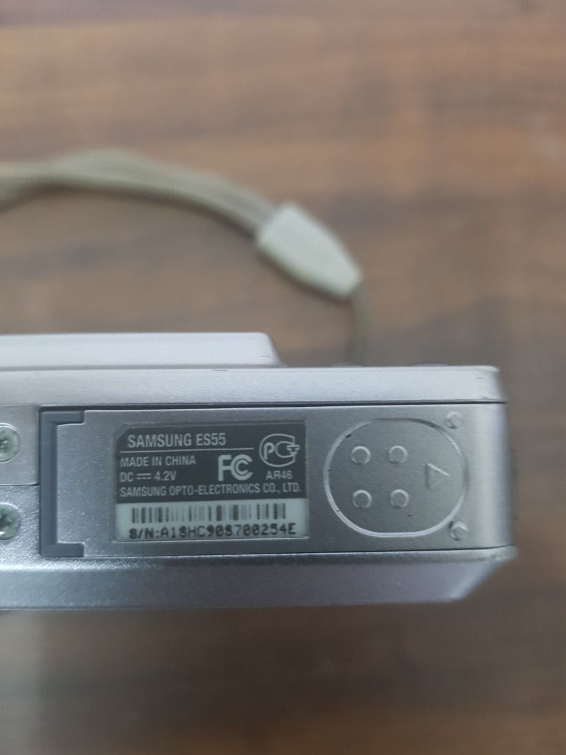 PRE LOVED Samsung SL102 (ES55) Digital Camera (Category: Cameras) located in Quezon City. Submitted by parabellum_outlet (Listing ID 1270921183, Image 2). Description: The Samsung SL102 digital camera is an ideal camera for the entry level shooter with its ease of use and compact size. It incorporates a quality Samsung lens with a 3x optical zoom, as well as Digital Image Stabilization to help reduce blurry images Body type Compact Max resolution