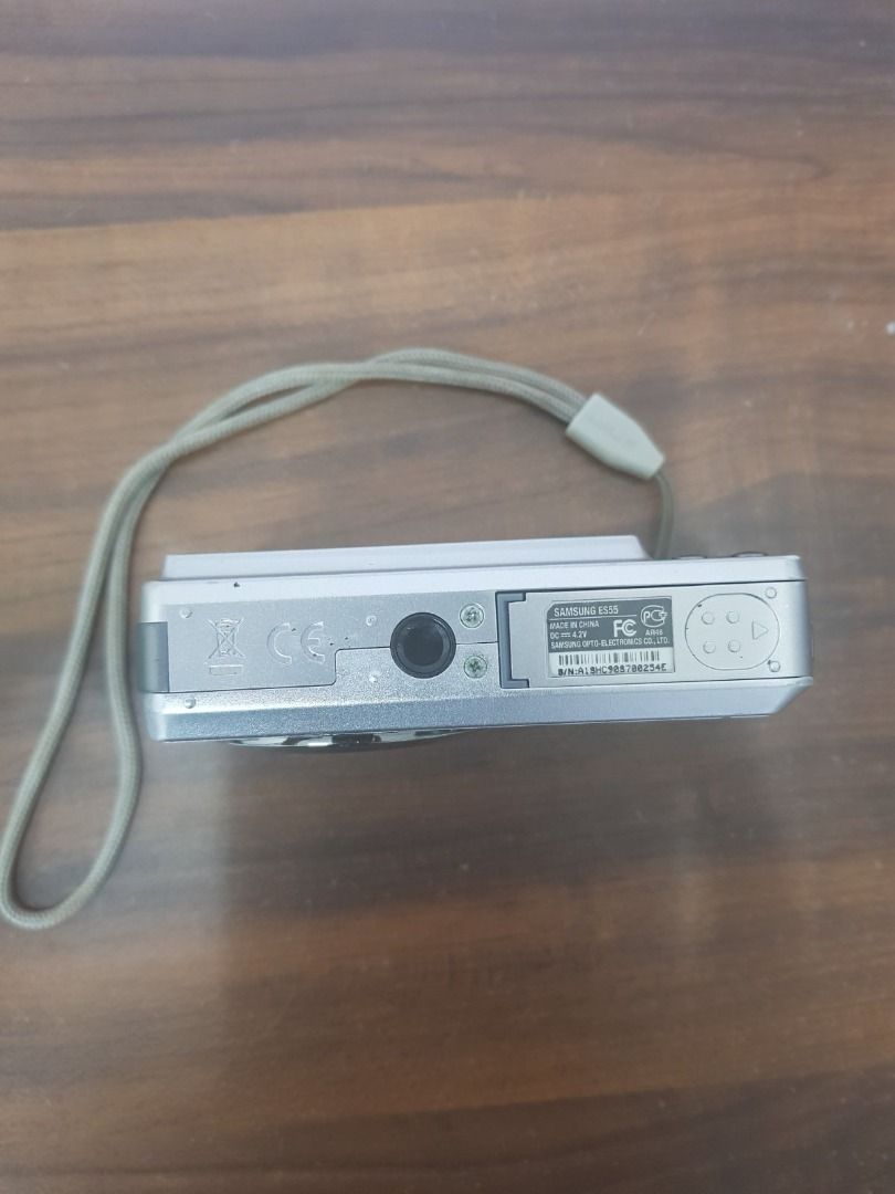 PRE LOVED Samsung SL102 (ES55) Digital Camera (Category: Cameras) located in Quezon City. Submitted by parabellum_outlet (Listing ID 1270921183, Image 3). Description: The Samsung SL102 digital camera is an ideal camera for the entry level shooter with its ease of use and compact size. It incorporates a quality Samsung lens with a 3x optical zoom, as well as Digital Image Stabilization to help reduce blurry images Body type Compact Max resolution