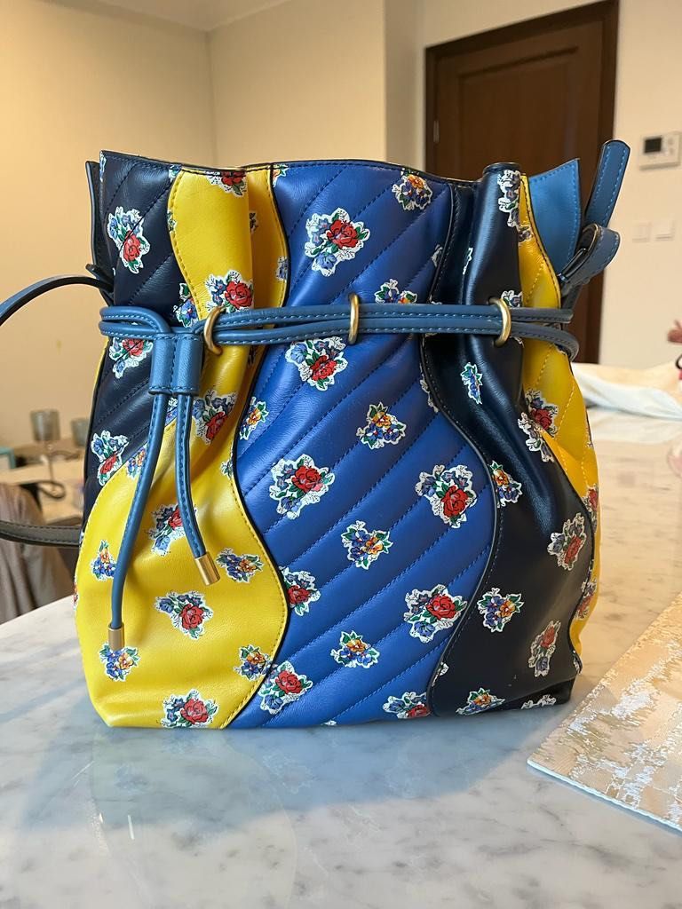 Preloved Tory Burch Kira Chevron Floral Patchwork Leather Bucket Bag