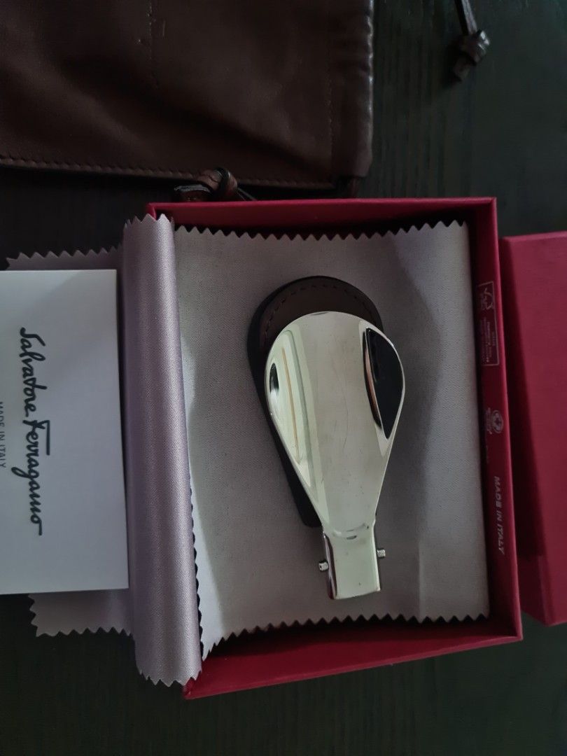 Salvatore ferragamo shoe horn hot sale