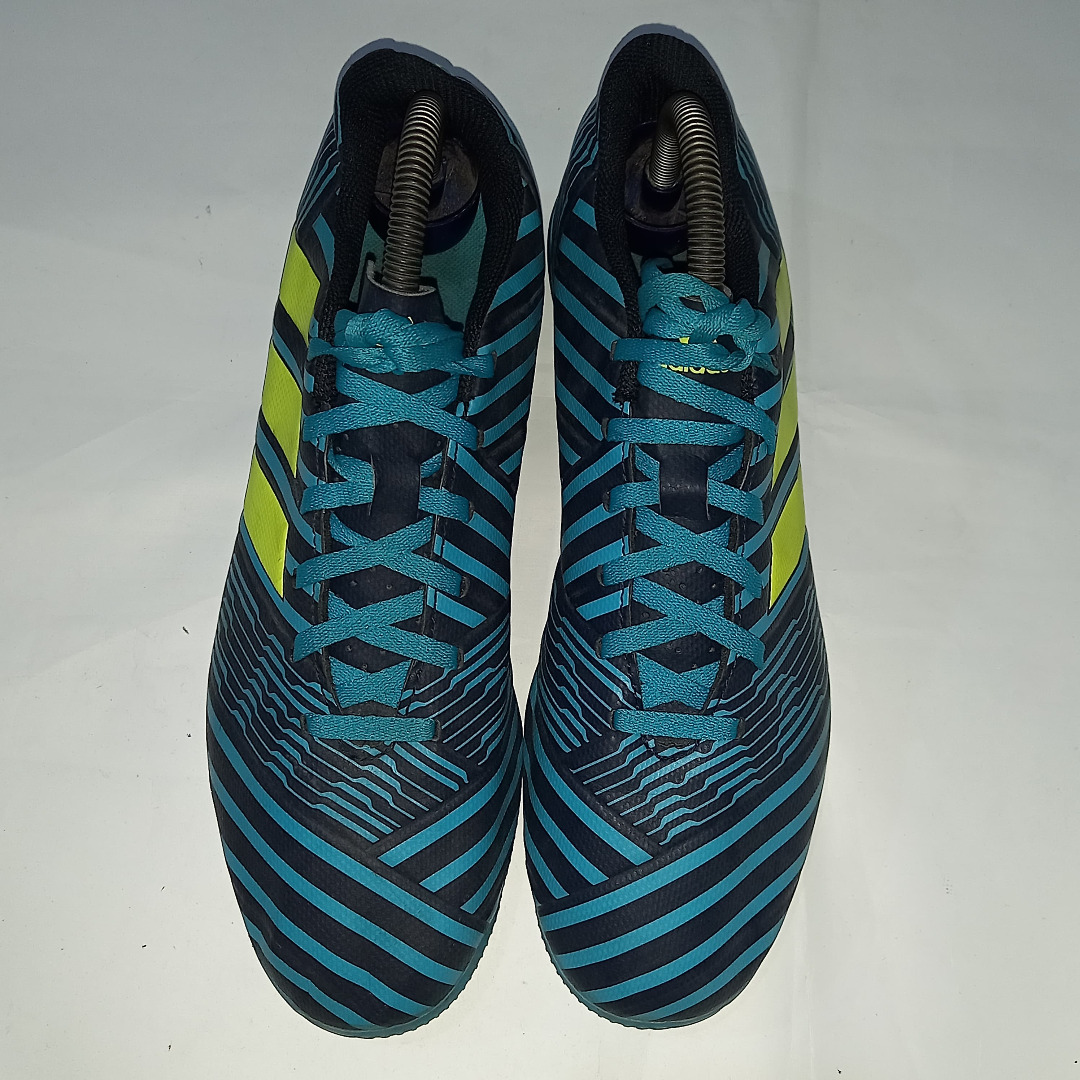 Sepatu bola top adidas nemeziz junior