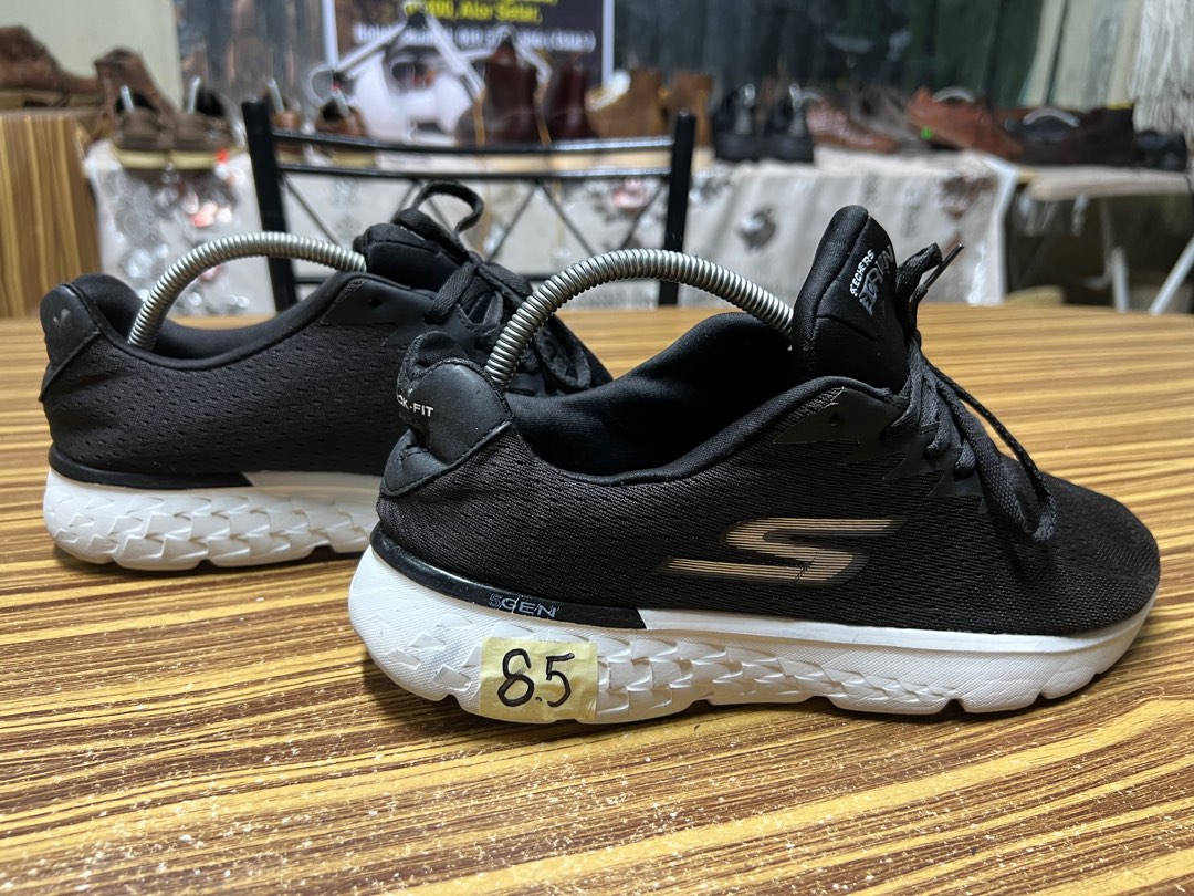 Skechers go on sale walk 8.5