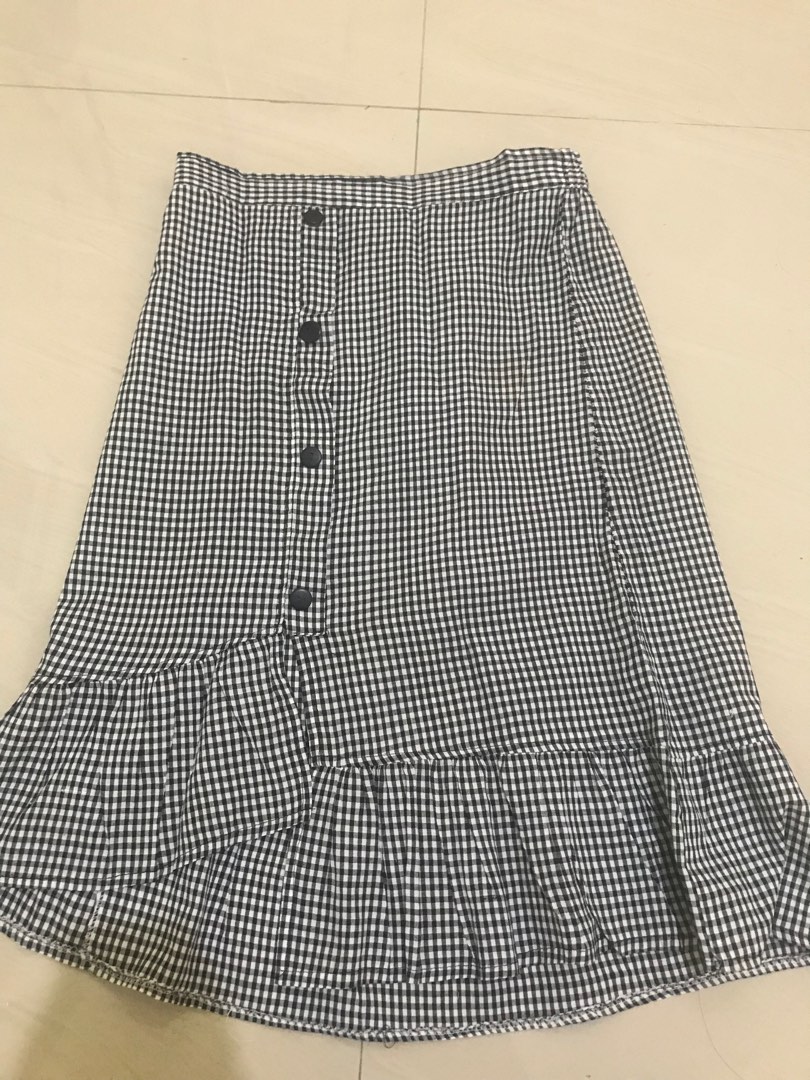 Skirt rok tartan pendek, Fesyen Wanita, Pakaian Wanita, Gaun Rok