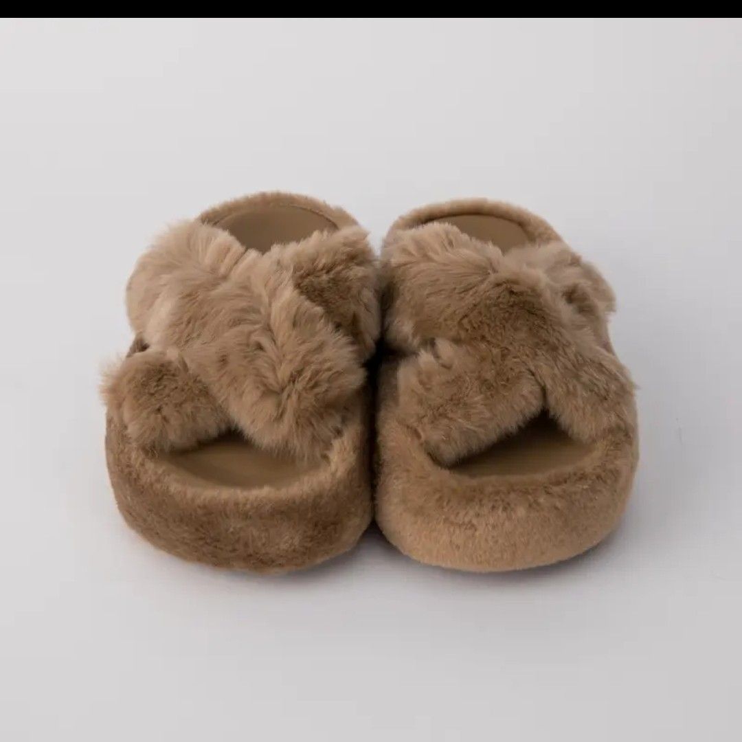 Fur criss cross deals slides