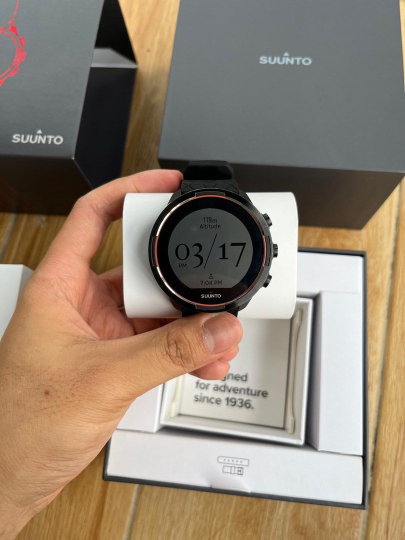 Suunto 9 baro red with gift box outlet