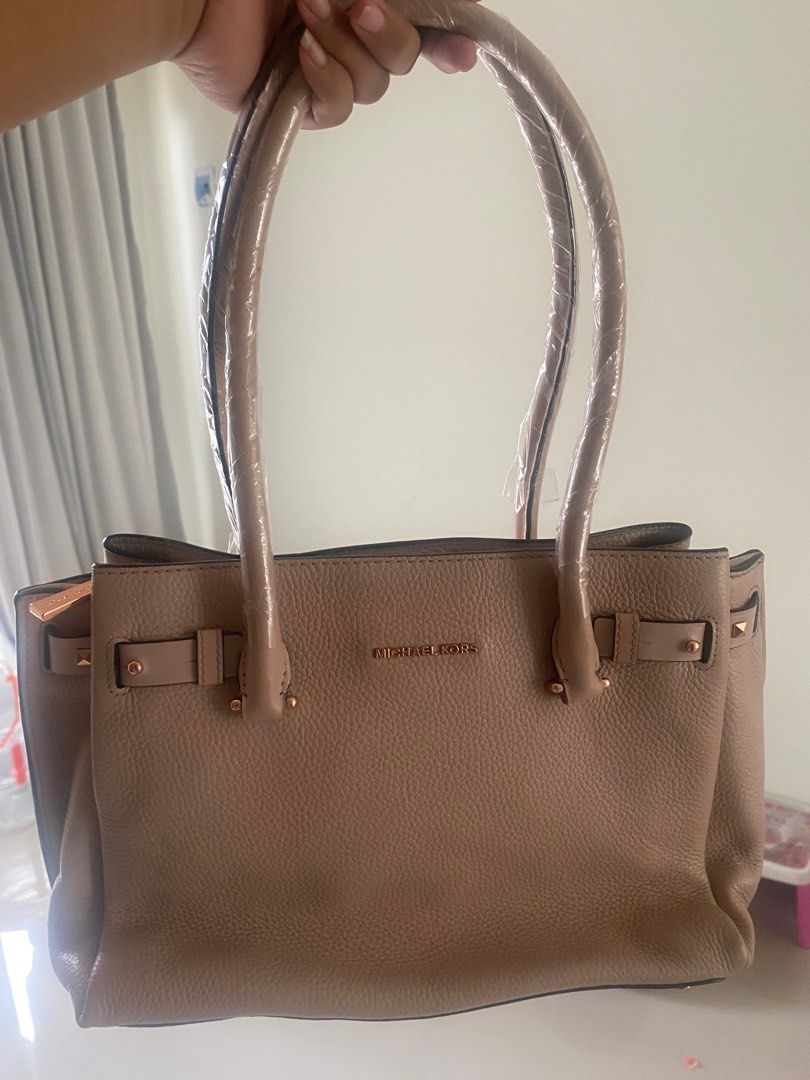 Addison tote store michael kors
