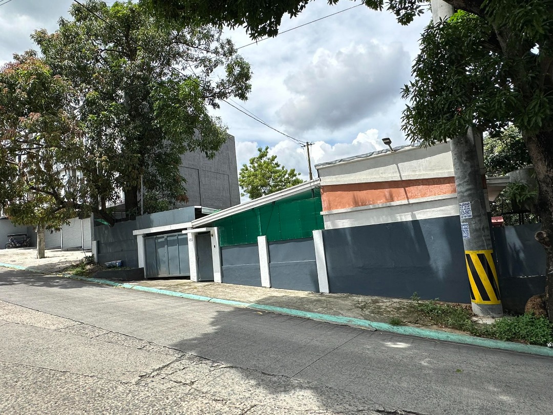 Three Bedroom House in Modesta Village (near Marikina City) for rent