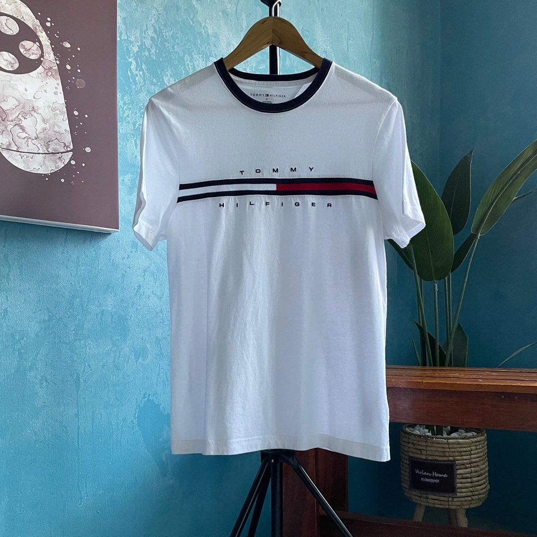 Tommy Hilfiger Tee, Men\'s Fashion, Tops & Sets, Tshirts & Polo Shirts on  Carousell