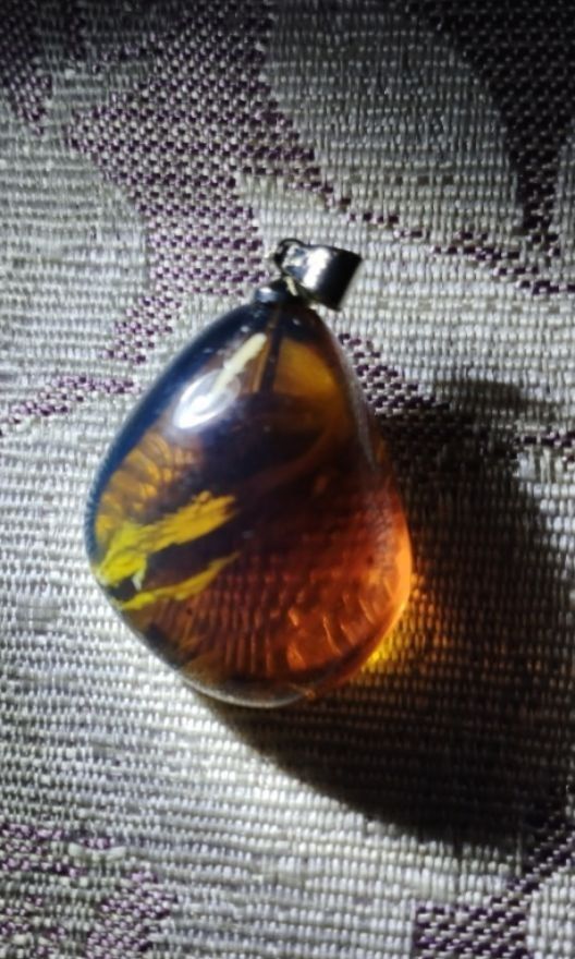Top Grade Indonesia Blue Red Amber Pendant Amber