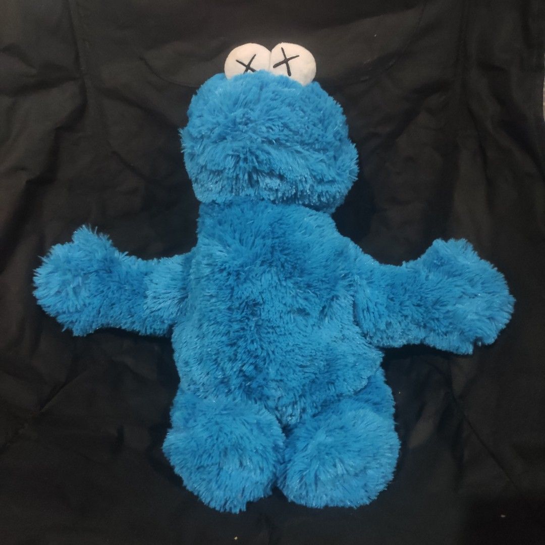 Sesame street x kaws plush online