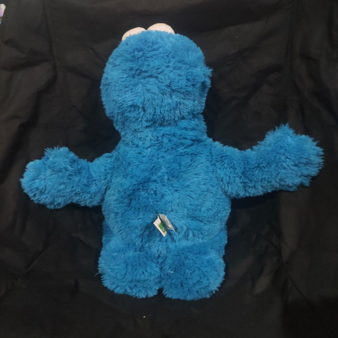 Uniqlo x kaws plush 2025