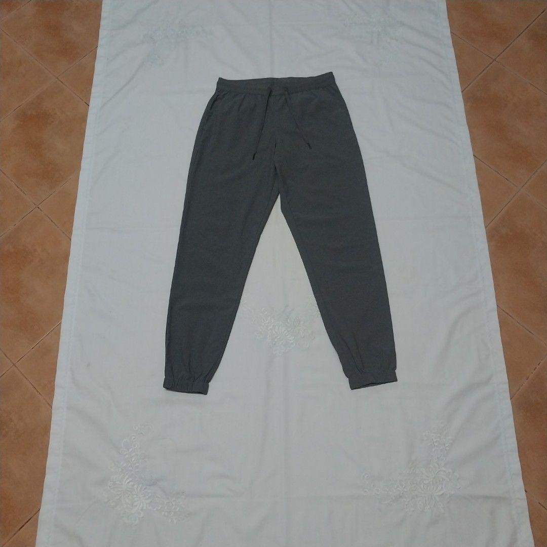 UNIQLO AIRism Ultra Stretch Easy Pants Unisex , Women's Fashion, Bottoms,  Other Bottoms on Carousell