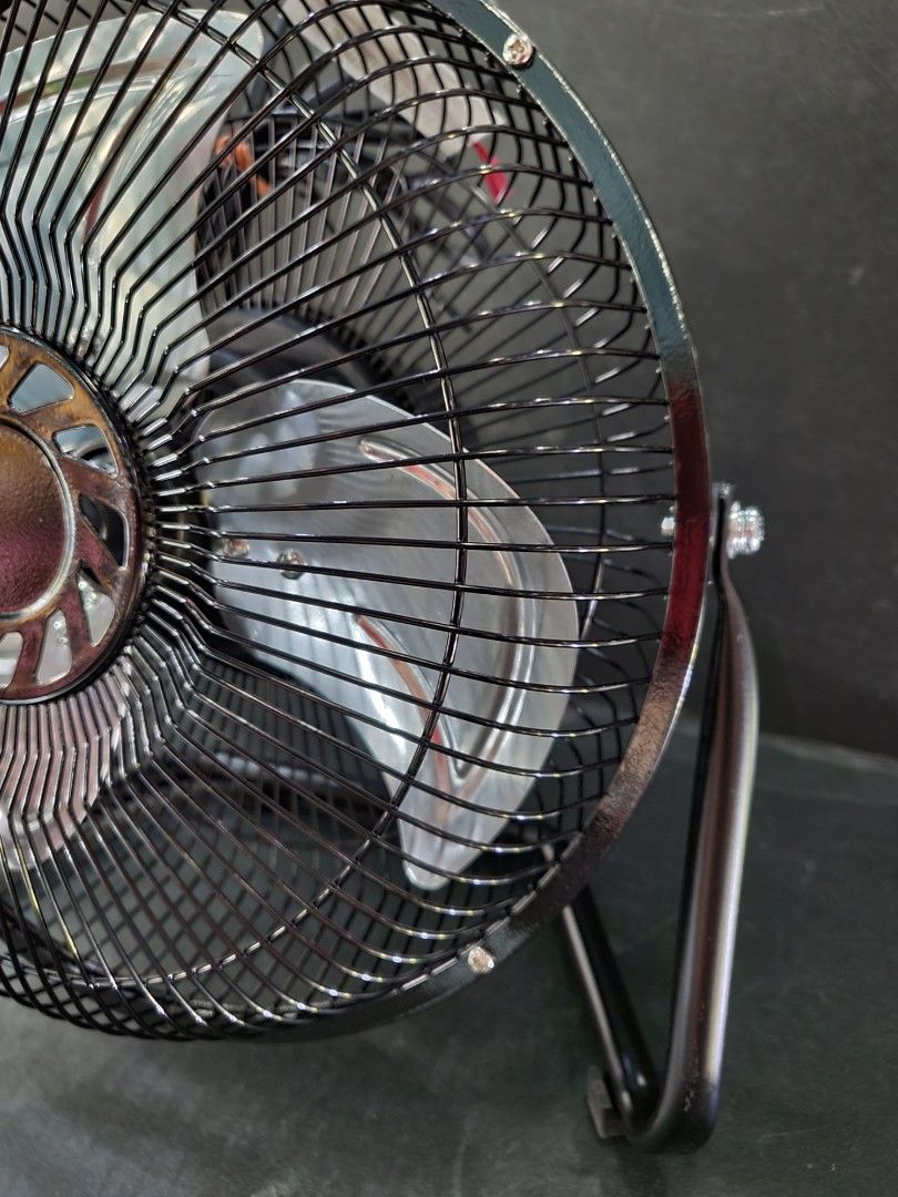 V172 Metal Circ Table Fan, Furniture & Home Living, Lighting & Fans
