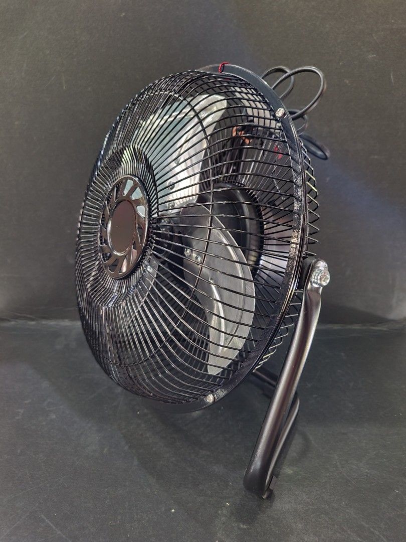 V172 Metal Circ Table Fan, Furniture & Home Living, Lighting & Fans