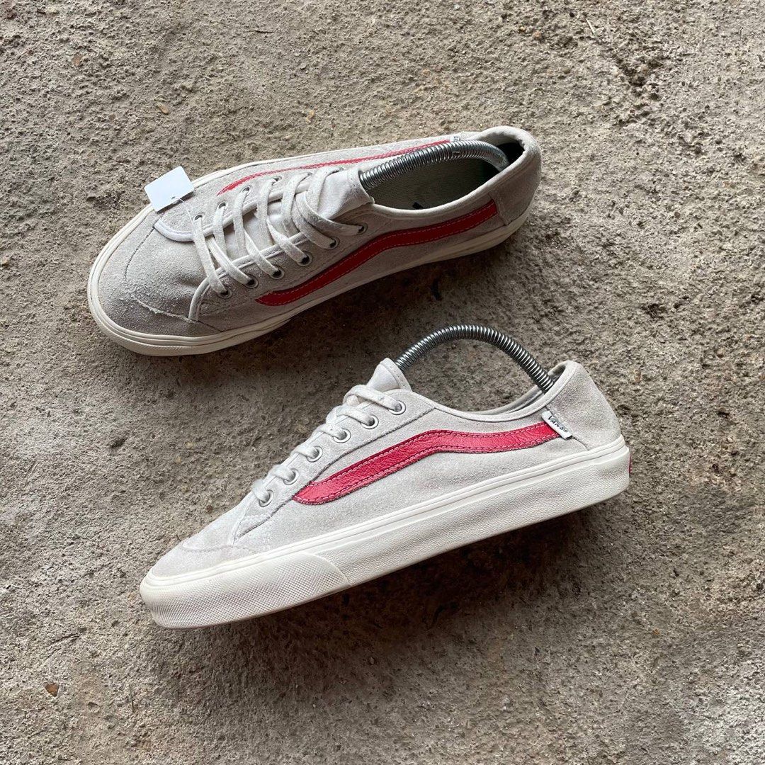 Vans black sale ball red