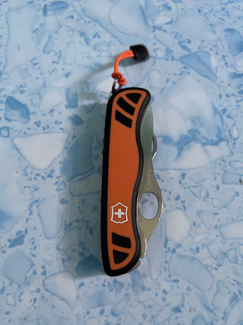 Hunter xt grip victorinox 2025
