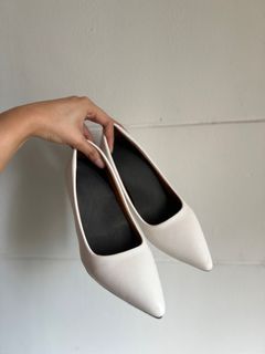 White Heels (Closed shoes) Size 6