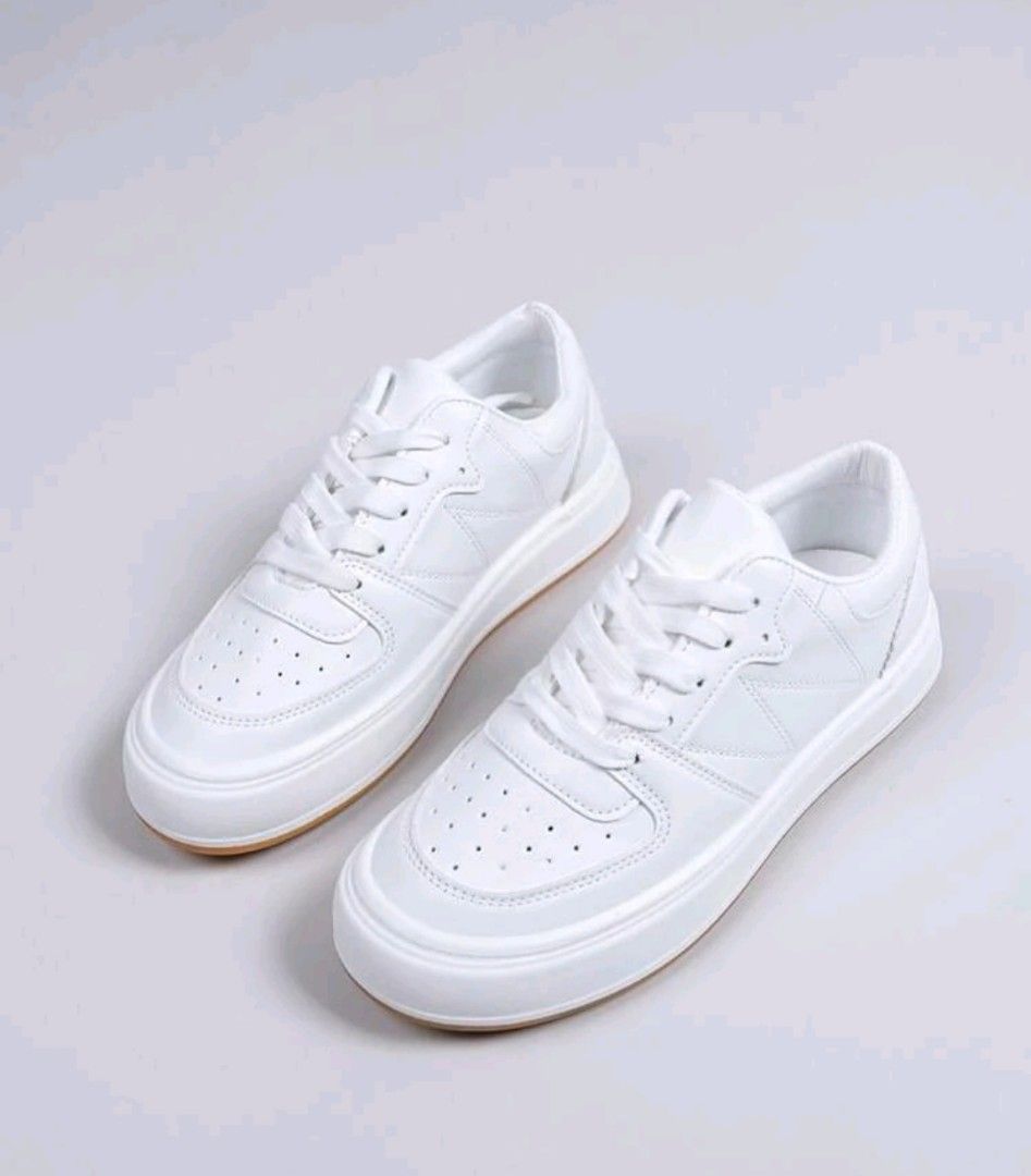 White sneakers under 300 cheap