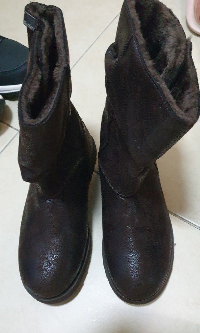 Adult snow clearance boots